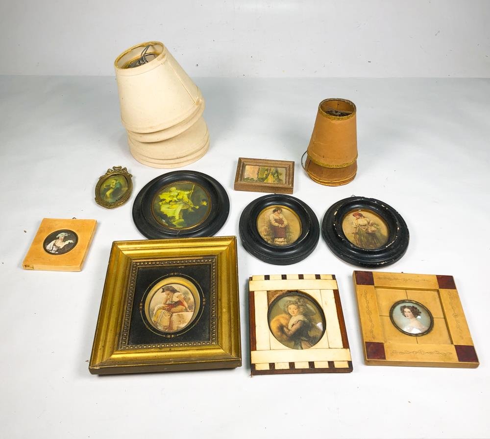 Lote de Cuadros y Pantallas Miniatura Variados