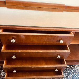 Bargueno de madera con 2 puertas, 4 cajones y tapa de vidrio - imagen 6