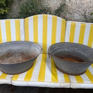 Lote siguiente: Dos Antiguos Baldes de Latón Galvanizado