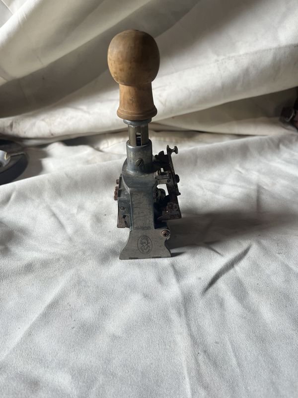 Numerador de hojas antiguo para venta - imagen 2