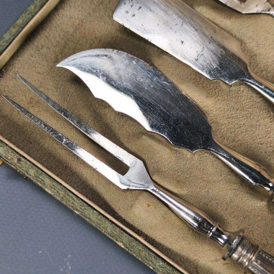 Juego de cuatro piezas de servir en metal niquelado con manijas de plata - imagen 6
