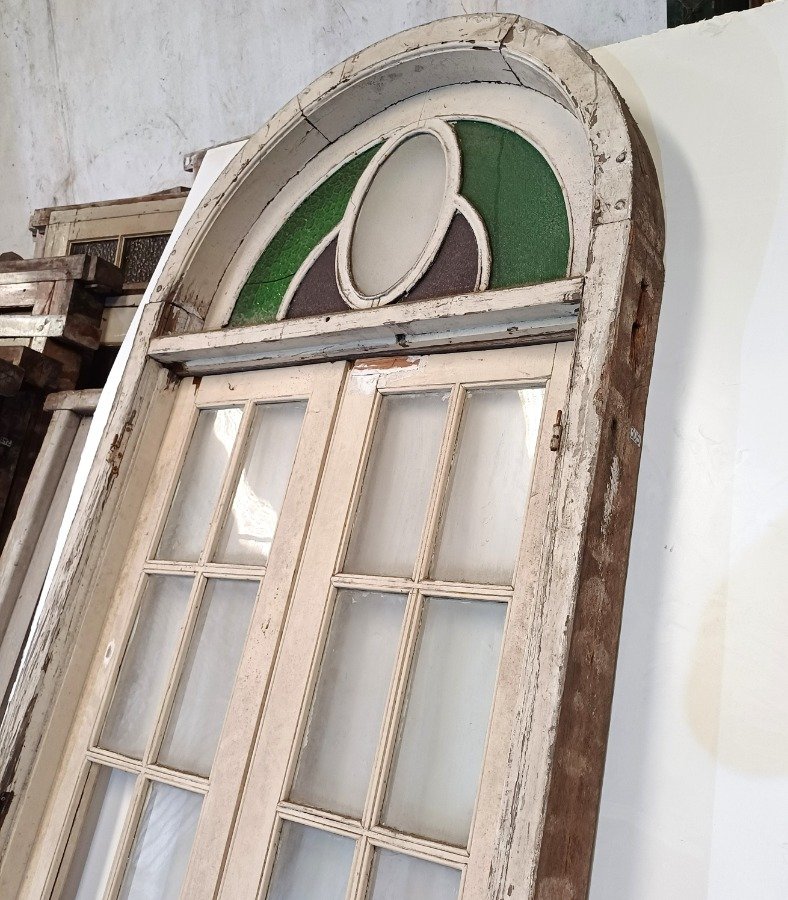 Puerta de madera con ventanas y marco - imagen 9