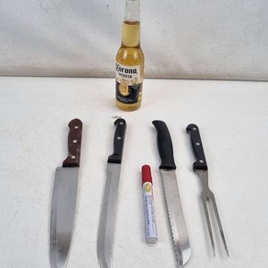 Lote siguiente: Set de 4 Utensilios de Cocina Tramontina: Cuchillo Chef, Pan, Liso y Trinche
