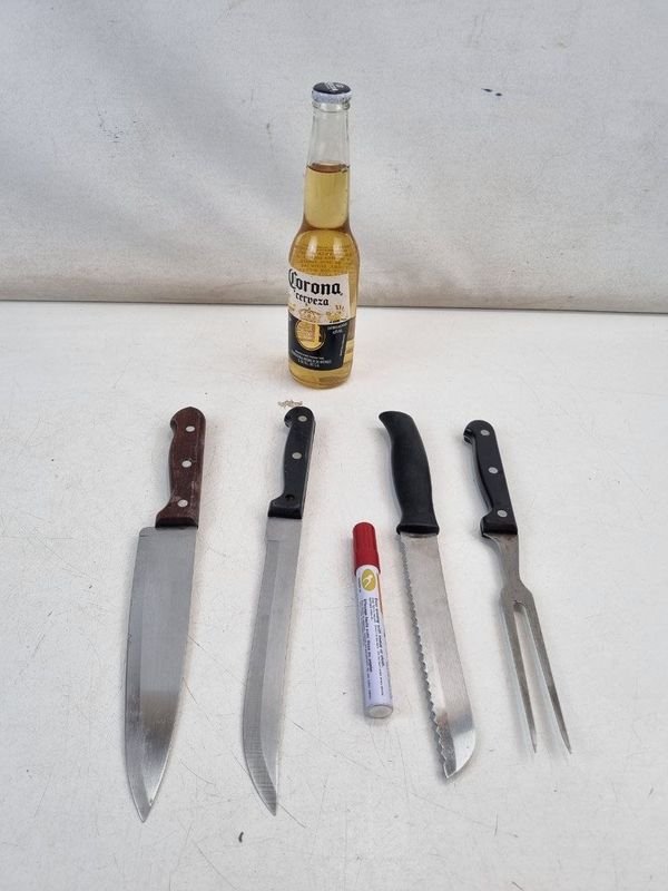 Set de 4 Utensilios de Cocina Tramontina: Cuchillo Chef, Pan, Liso y Trinche