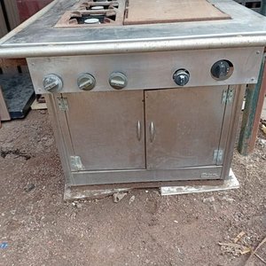 Cocina Industrial Acero Inoxidable 4 Hornallas con Plancha y Puertas - imagen 1