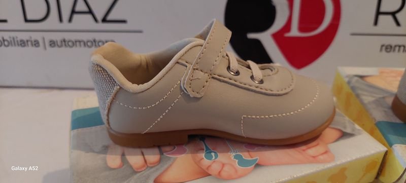 Calzado de moda para hombres y mujeres - imagen 2