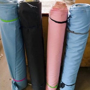 Lote siguiente: 4 Rollos de Lona de Colores (Aprox. 100 mts)
