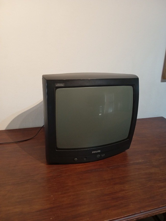Tv Philips funcionando, electrodoméstico de alta calidad - imagen 2