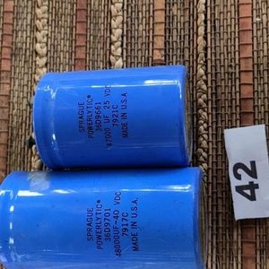 Juego de 2 Capacitores Electrolíticos Sprague - imagen 2