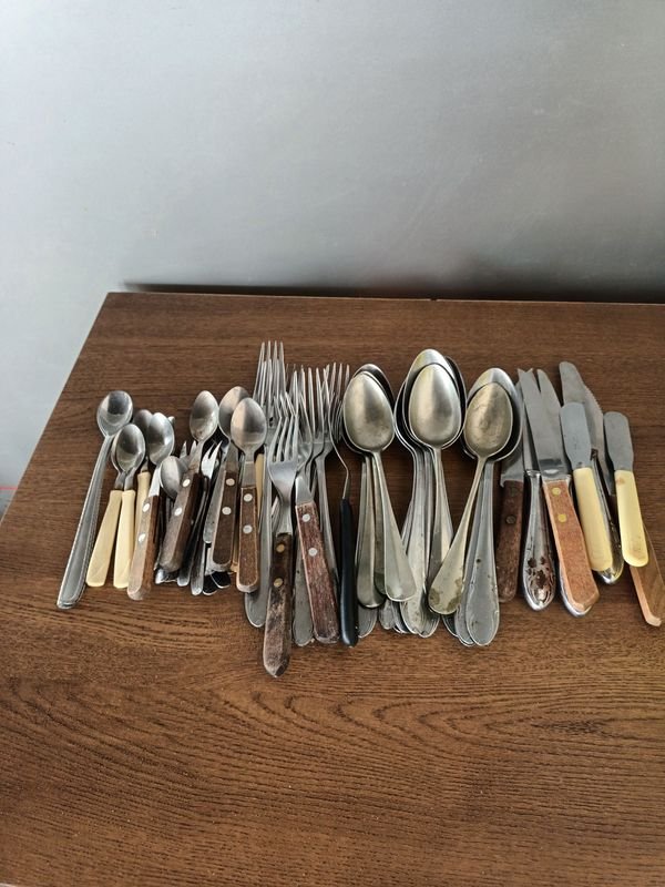 Juego de cubiertas de mesa antiguas