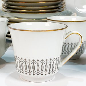 Conjunto de Porcelana Bavaria: 26 Piezas Blancas con Guarda Dorada - imagen 3
