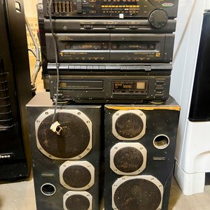 Lote anterior: Equipo de música Crown con parlantes y CD