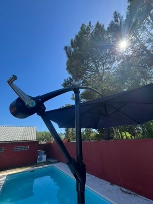 Gran sombrilla solar moderna para piscina - imagen 3