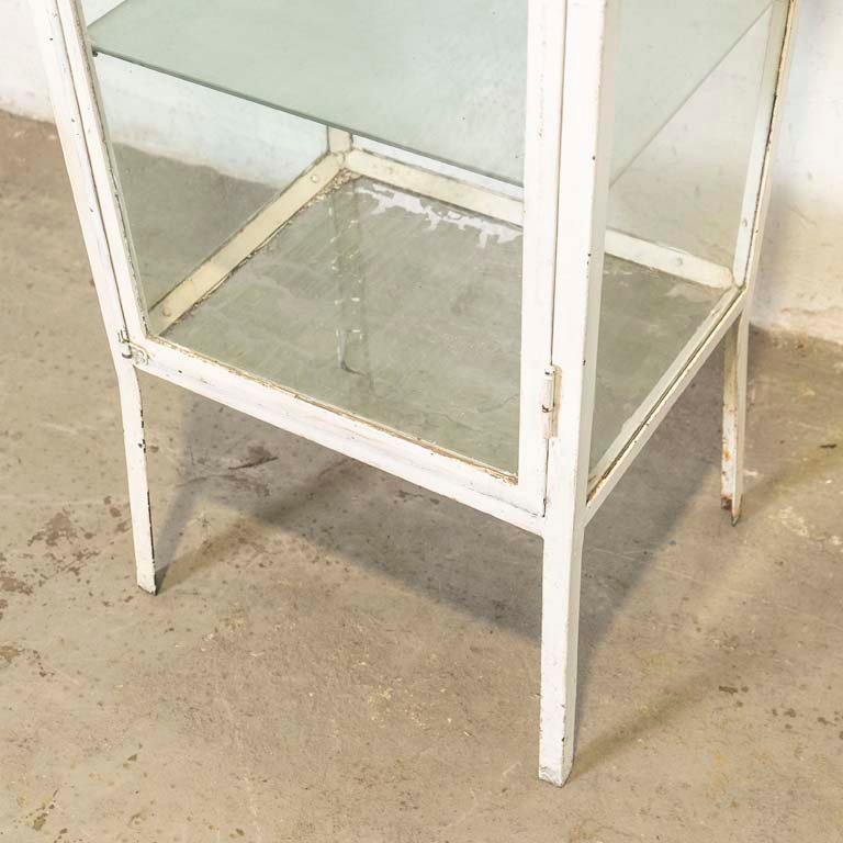 Vitrina de hierro con estantes de vidrio para decoración - imagen 2