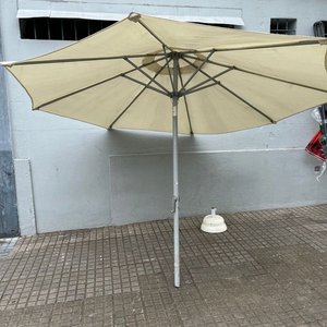 2 Sombrillones con Base y Armazón (uno con avería) - imagen 2