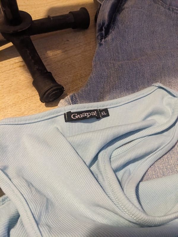 Ropa de vestir en buena condición - imagen 2