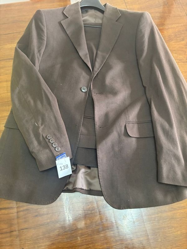 Traje Marrón Talle 48 Nuevo