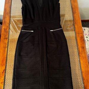 Vestido Negro Las Oreiro Talle M con Cierres Plateados - imagen 1