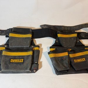 Cinturón de Trabajo DeWALT Profesional con Bolsillos - imagen 1