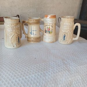 Lote anterior: Lote de 4 Jarras Cerveceras Antiguas con Relieves