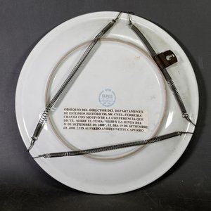 Plato de Cerámica "Ejército Nacional" con Soporte y Escudo Histórico - imagen 4