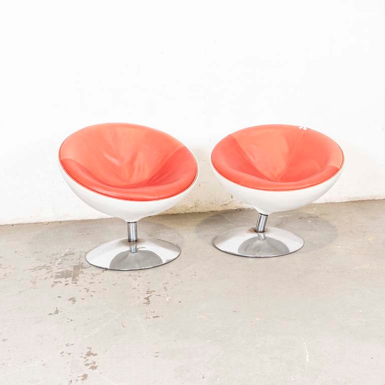 Lote siguiente: Sillones retro giratorios con diseño de los años 60