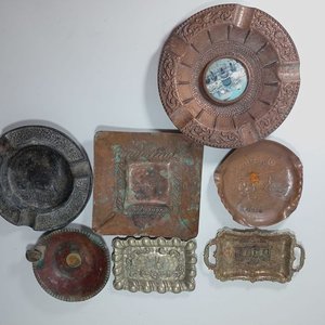 Lote anterior: Lote de 7 Ceniceros Antiguos de Metal y Bronce Labrados