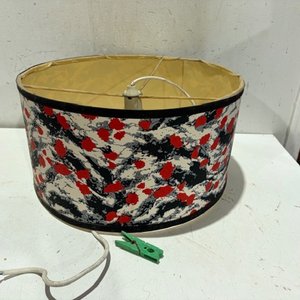 Lote siguiente: Pantalla de lámpara colgante decorada
