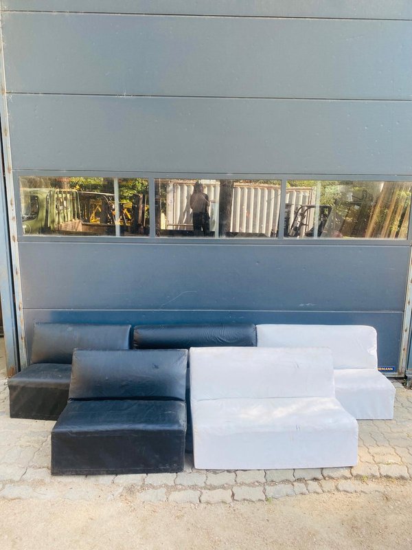 Lotes de Sillones de 2 y 3 Cuerpos en Excelente Condición - imagen 1