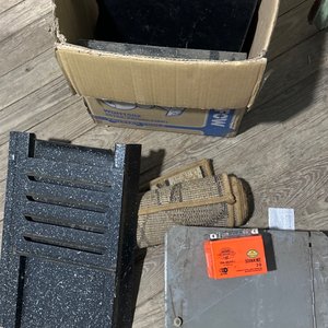 Lote anterior: Caja con Varios Repuestos y Accesorios Metálicos