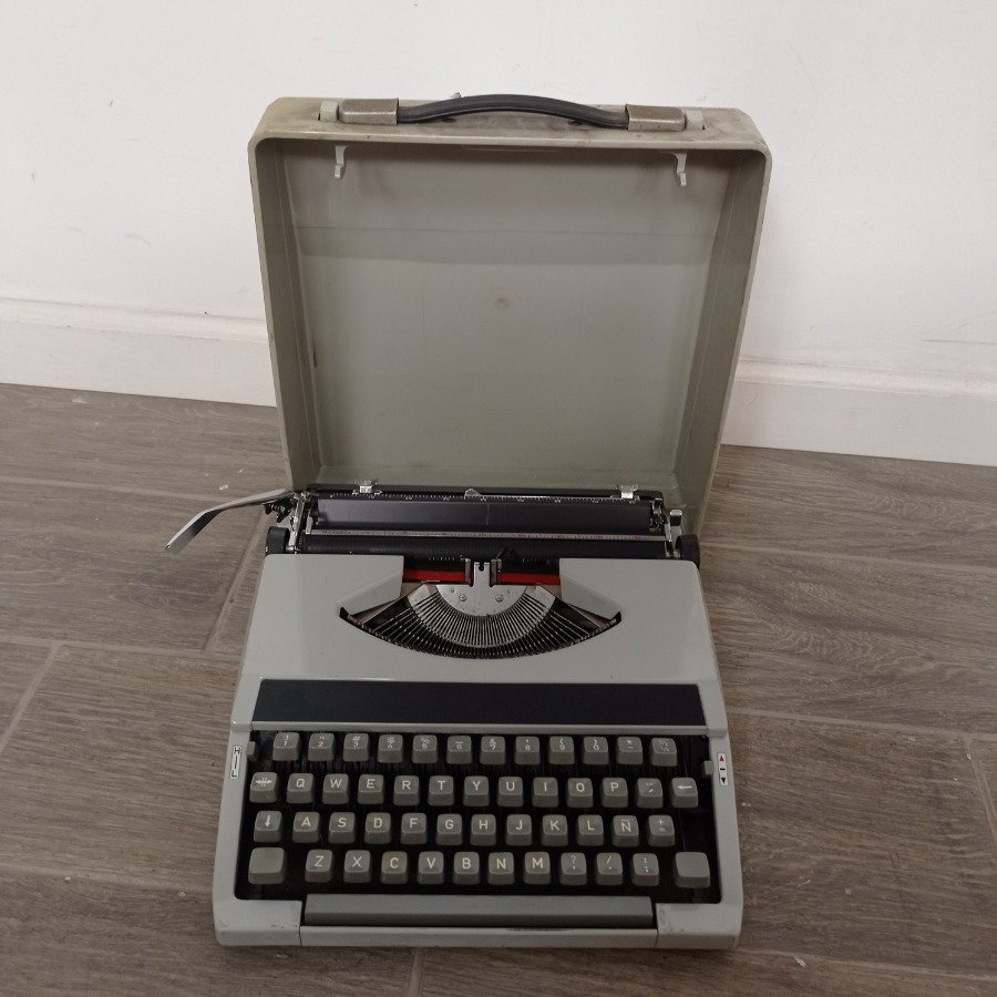 Item 15585 - Image 0