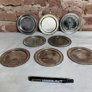 Conjunto de 8 Platillos de Platina con Bordes Repujados - imagen 3