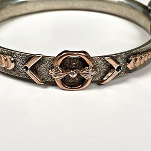 Pulsera Infantil de Plata y Oro con Diseño Grabado - imagen 3