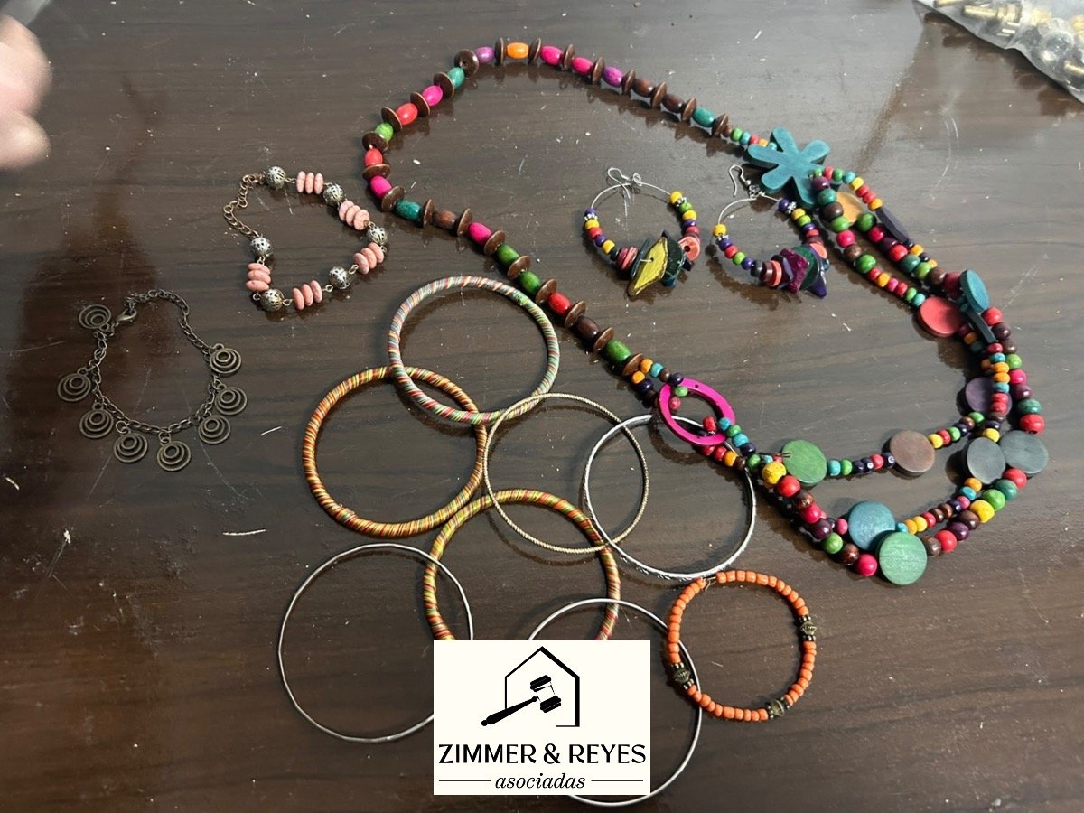 Lote de Collares y Pulseras de Madera y Metal