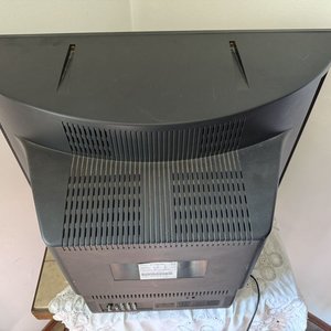 Televisor Philips de Tubo de 21 Pulgadas Estilo Retro con Control Remoto - imagen 4