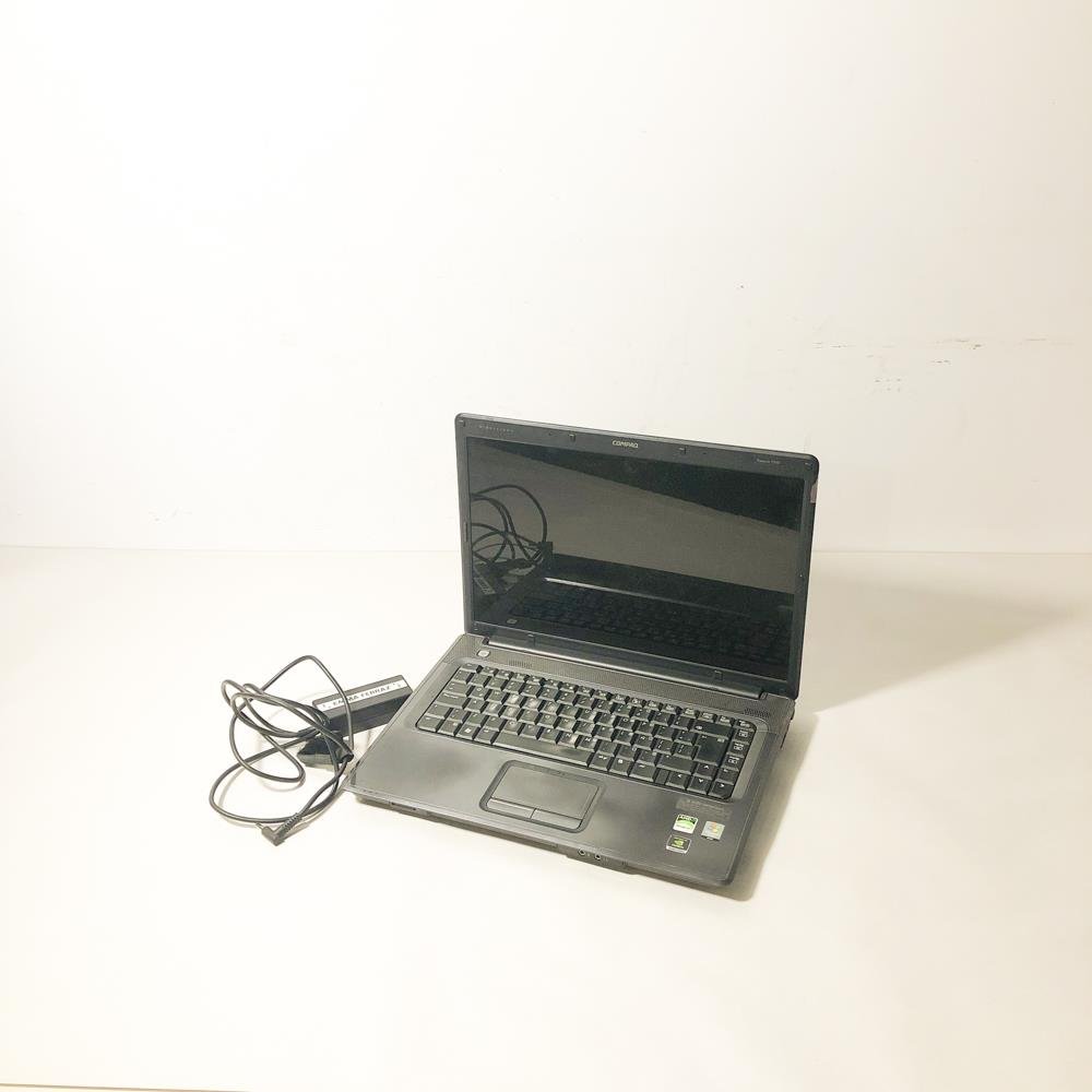 Laptop Compaq Presario F500 con Cargador (No Enciende)