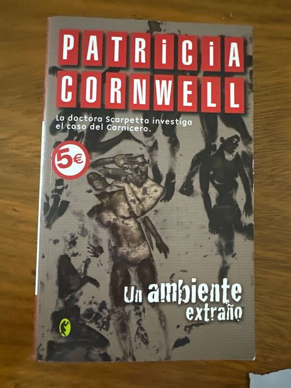 Libro: Un ambiente extraño - Edición en español