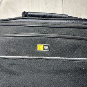 Lote de Bolsos, Maletines y Mochilas Negras Variadas - imagen 15