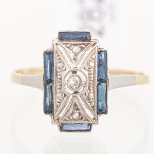 Lote anterior: Anillo de Oro 18k con Brillante, Diamantes y Zafiros