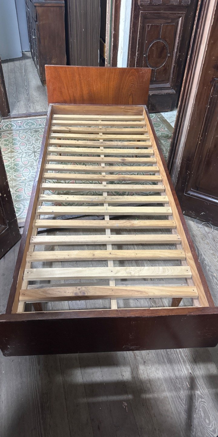 Cama de Una Plaza Estilo Clásico