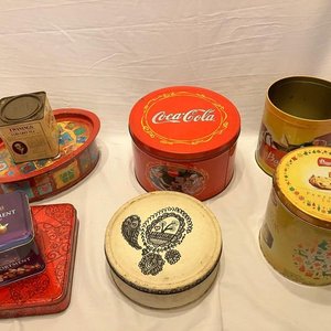 Lote de Latas Metálicas Coleccionables: Té, Coca-Cola, Panettone y Más - imagen 3
