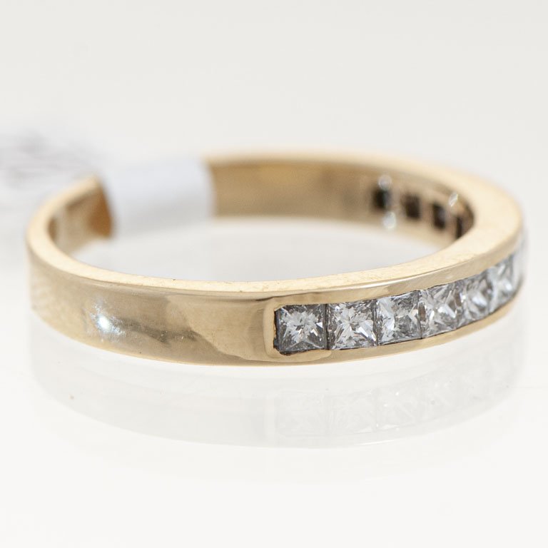 Anillo de oro 18k con diamantes princesa - imagen 2