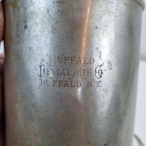 Lámpara Artesanal Antigua Base Metálica Grabada Buffalo Dental Mfg Co - imagen 4