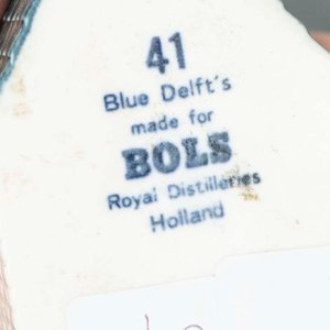Lote de Licorera Delft Blue Bols, Lapicera y Pareja de Zuecos Holandeses - imagen 2