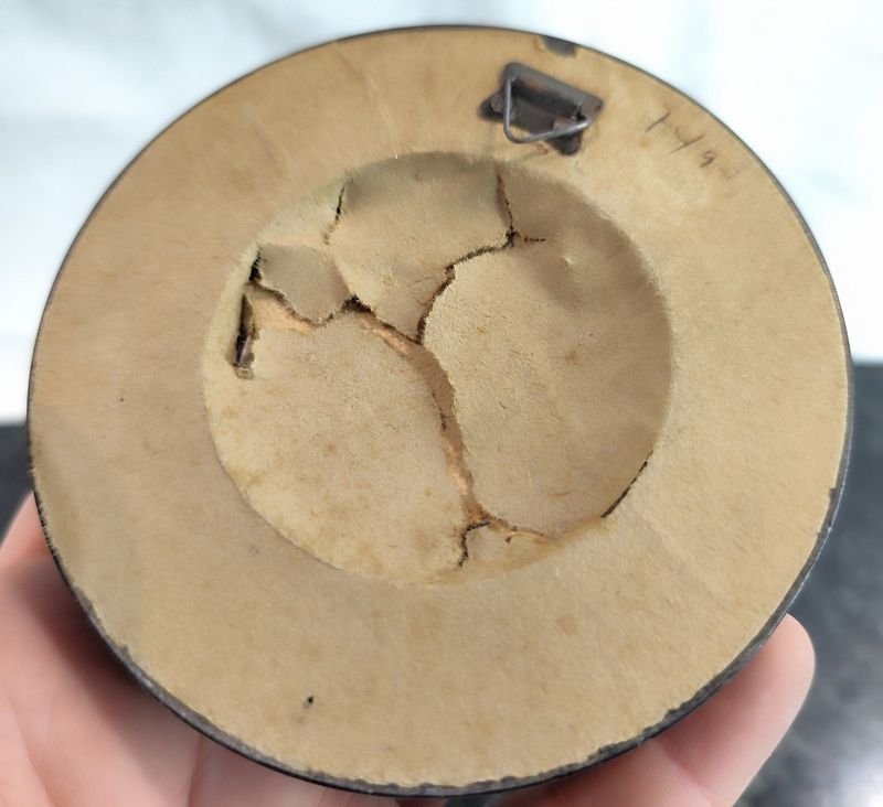 Cuatro pinturas miniatura con marco de madera circular - imagen 6