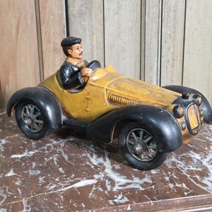 Lote siguiente: Auto Antiguo de Cerámica Decorativo