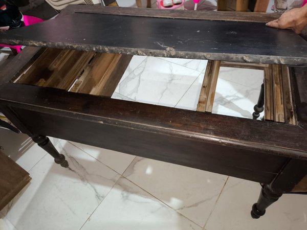 Escritorio antiguo de madera - imagen 5