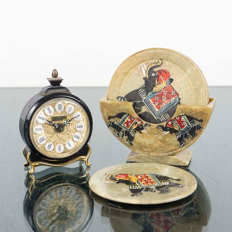 Lote anterior: Reloj y juego de posavasos de piedra alemán