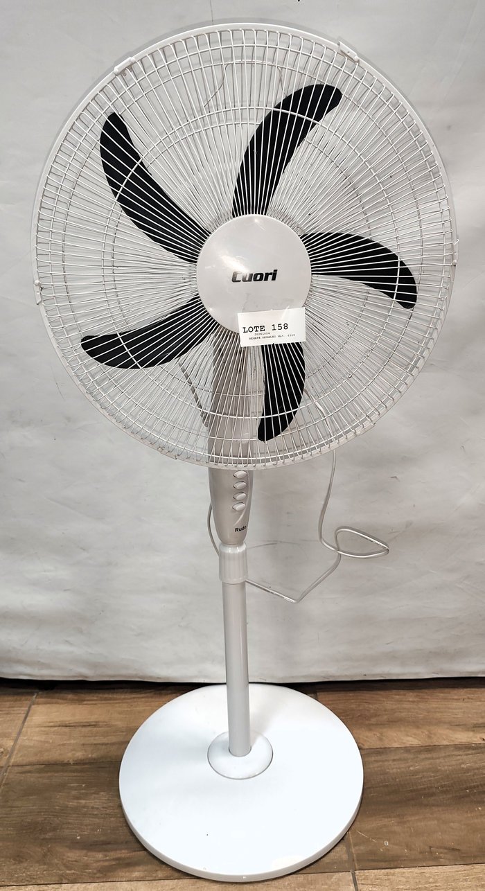Ventilador de Pie Cuori Blanco con 5 Paletas y 3 Velocidades