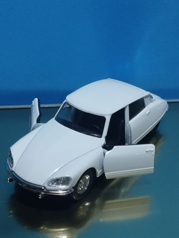 Auto Coleccionable Citroen Ds 23 año 73 - Excelente Condición - imagen 3